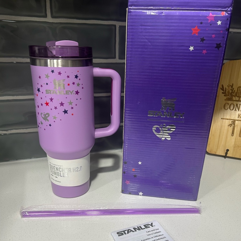 Olivia Rodrigo - Stanley 40oz. With Handle